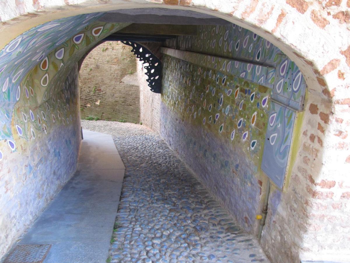 Alla Torre - Nel Cuore Del Borgo Storico 卡斯塔诺兰泽 外观 照片
